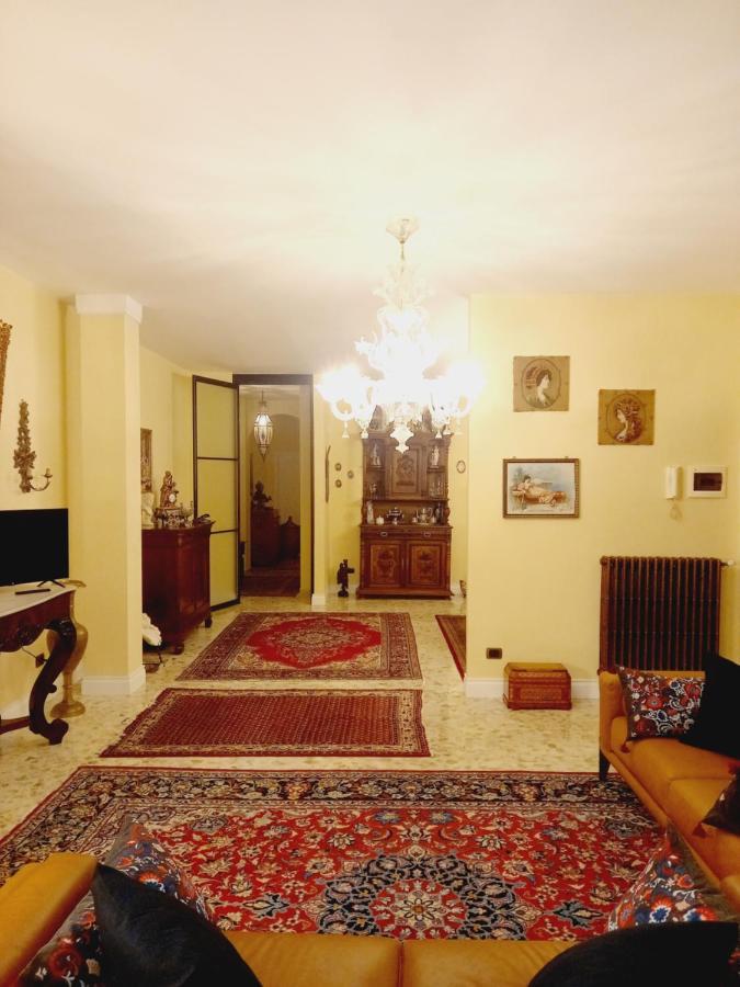 Confortevole Bari Exteriör bild